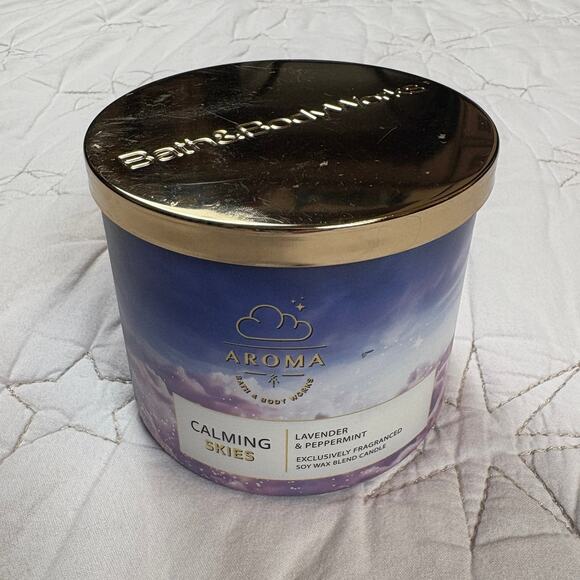 Bath & Body Works Calming Skies Lavender & Peppermint 14.5oz Scented Jar Candle - Picture 1 of 5